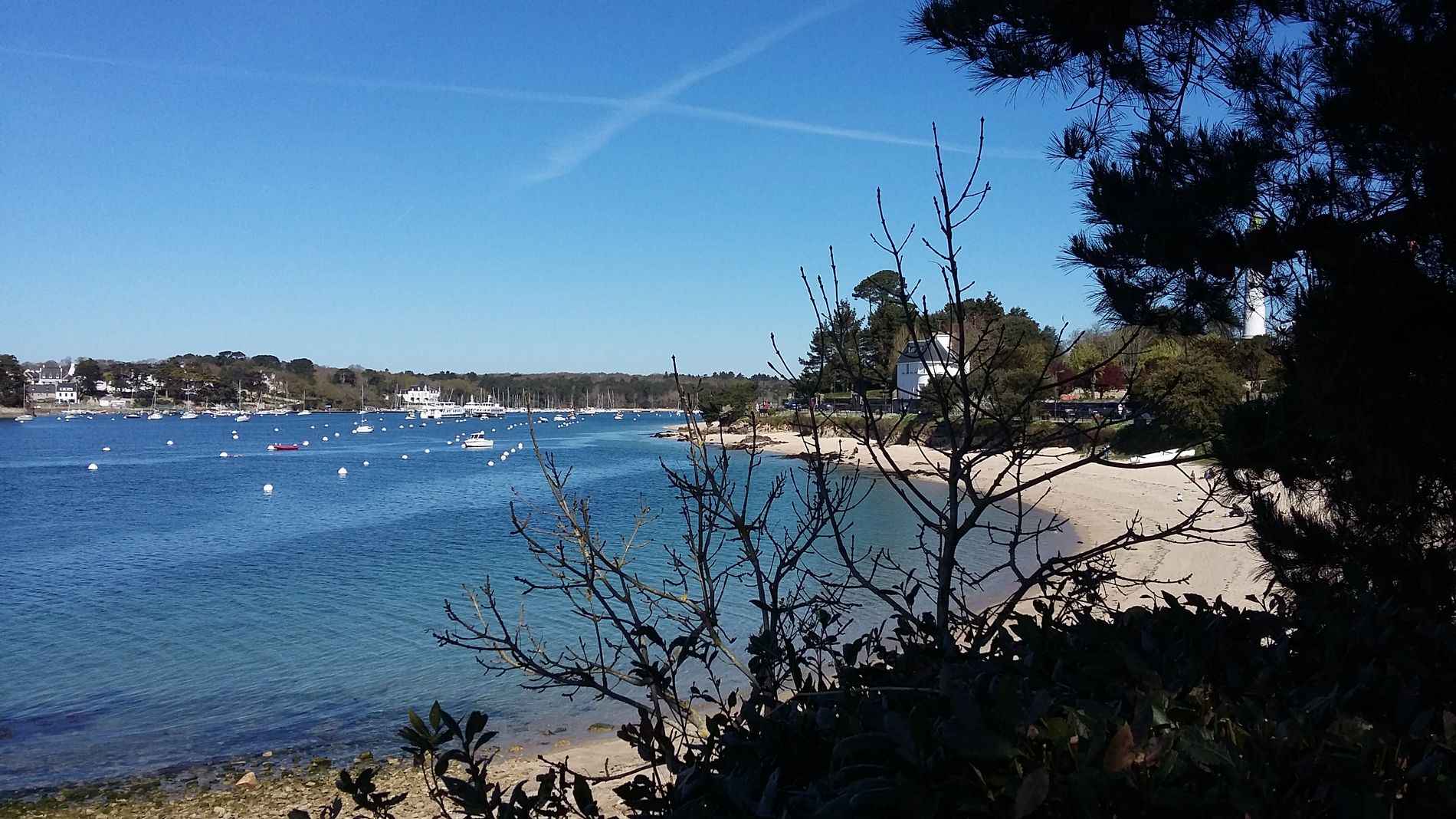 Proche de Bénodet, au bord de la mer et de la "plus belle rivière de France"